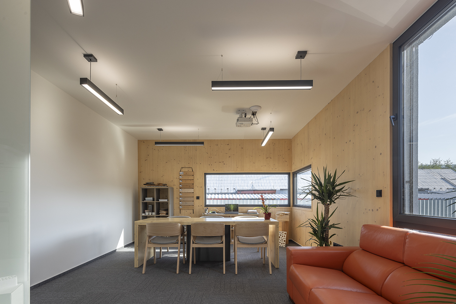 Administrativa Nový Jičín - dřevostavba, CLT panely, pohledová kvalita, nábytek z CLT panelů - Ing. Arch. Tomáš Kudělka