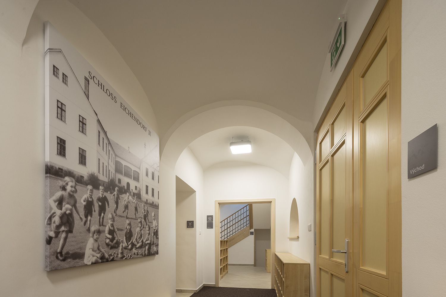 Dětská skupina Sedlnice - rekonstrukce objektu zámku, výzdoba interiéru, spolupráce architekta a designéra - Ing. Arch. Tomáš Kudělka
